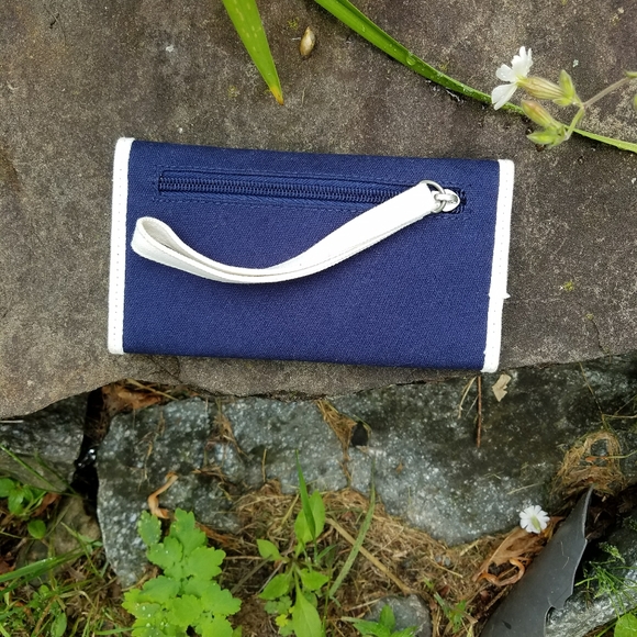 🦄2/$20🦄Aeropostale Wallet/Wristlet - Picture 3 of 6